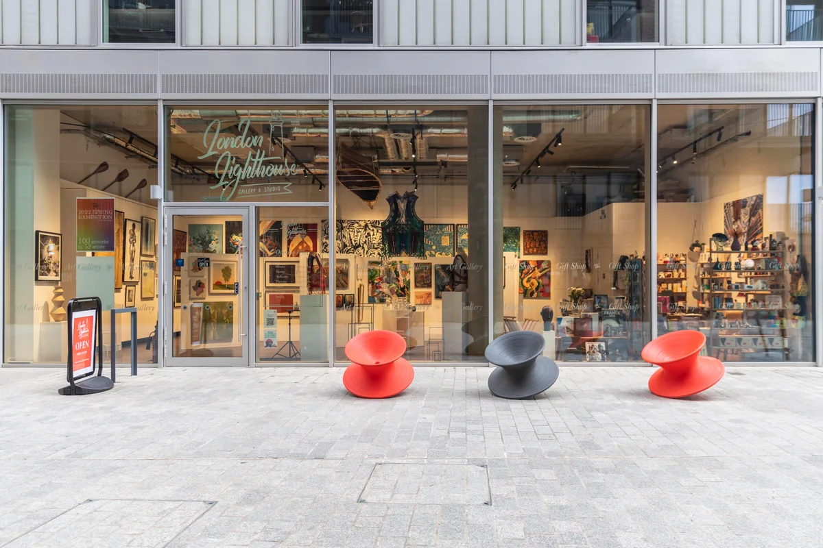 Versatile Gallery Space with Shop and Amenities, 72 sqm, art exhibition, pop-up rental in Greater London, third interior view