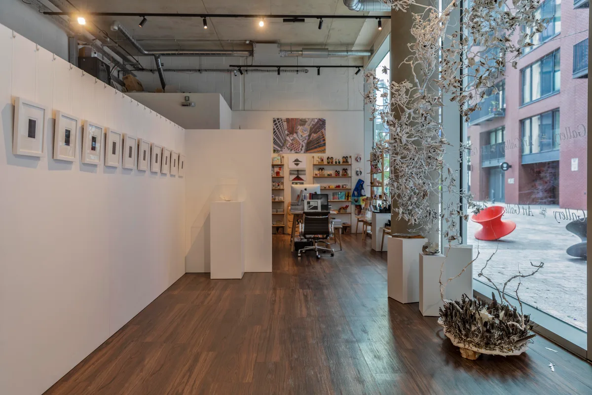 Versatile Gallery Space with Shop and Amenities, 72 sqm, art exhibition, pop-up rental in Greater London, additional interio…