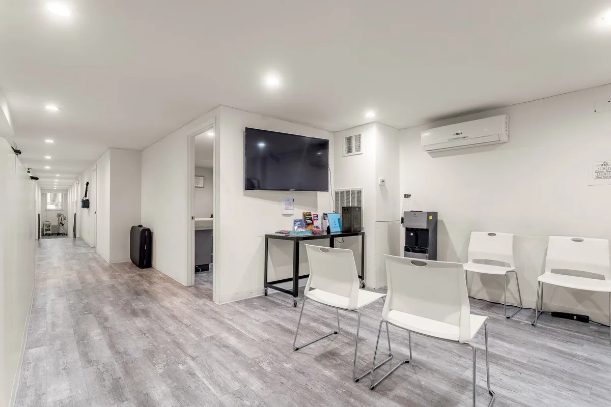 Versatile Greenwich Village Commercial Space for Professionals, 195 sqm, retail activation, pop-up rental in New York, secon…