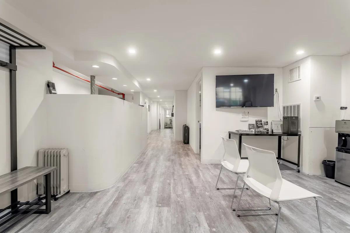 Versatile Greenwich Village Commercial Space for Professionals, 195 sqm, retail activation, pop-up rental in New York, third…