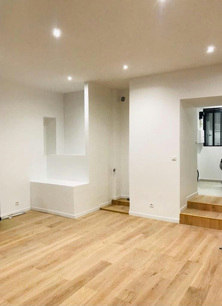 Versatile Ground Floor Commercial Space in Paris 4, 32 sqm, pop up store
