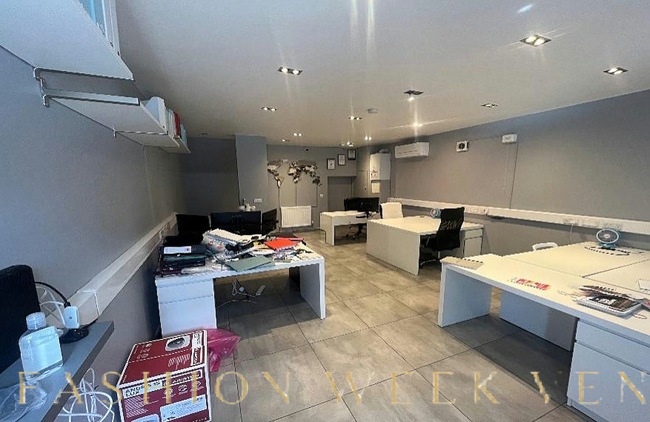 Versatile Ground Floor Commercial Unit in Greenwich, 62 sqm, pop up store in Greater London, interior view