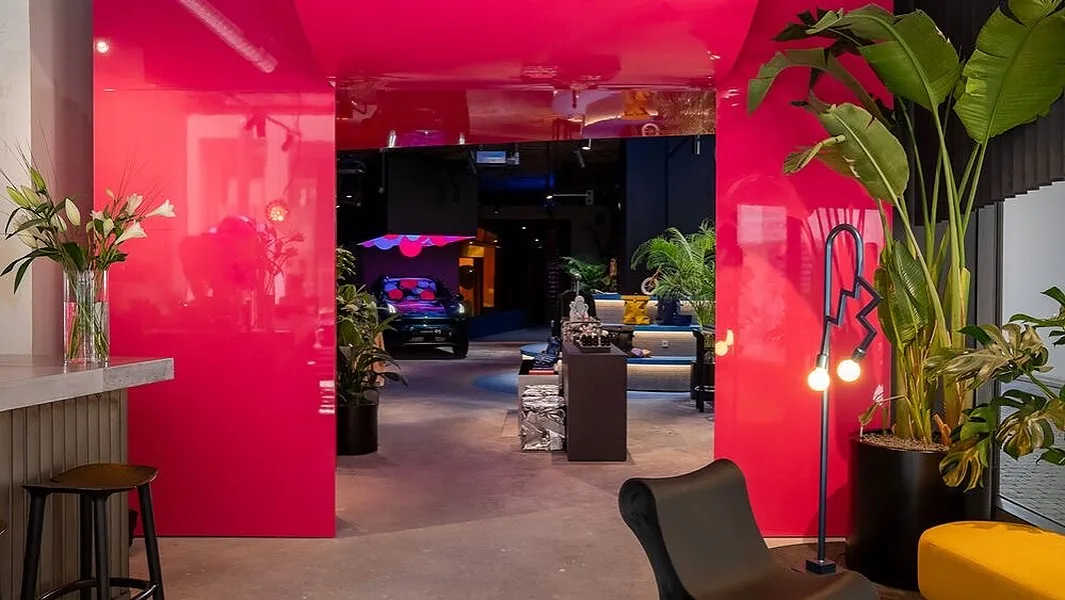 Versatile Ground-Floor Venue with Bar in Munich, 275 sqm, pop up store in München, third interior view