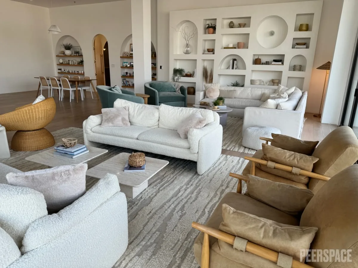 Versatile High-End Space with Abundant Natural Light, 279 sqm, photo shoot, pop-up rental in Roanoke, interior view