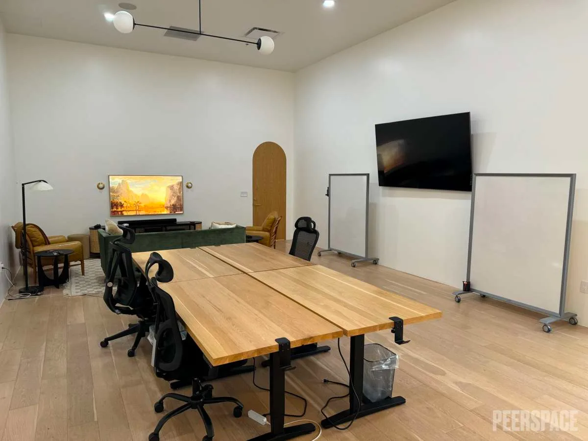 Versatile High-End Space with Abundant Natural Light, 279 sqm, photo shoot, pop-up rental in Roanoke, additional interior vi…