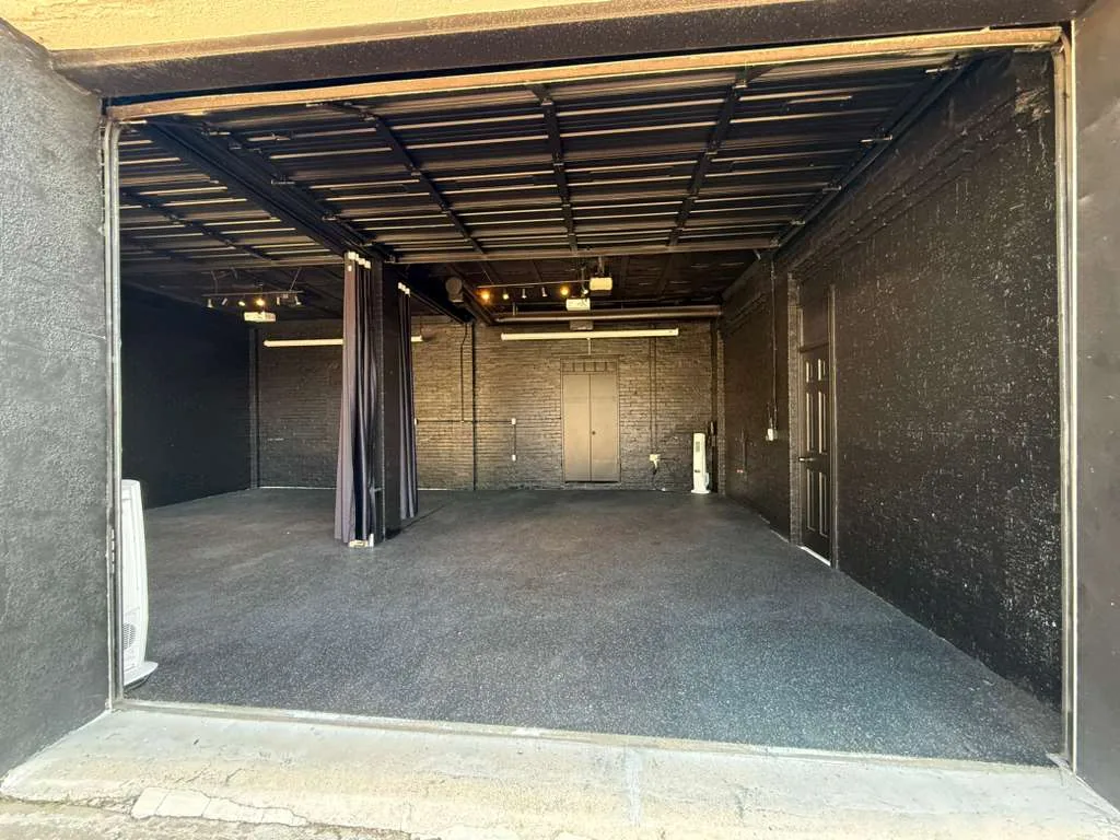 Versatile Immersive Venue for Creative Events, 121 sqm, workshop, pop-up rental in Garland