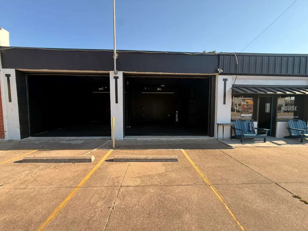 Versatile Immersive Venue for Creative Events, 121 sqm, workshop, pop-up rental in Garland, interior view