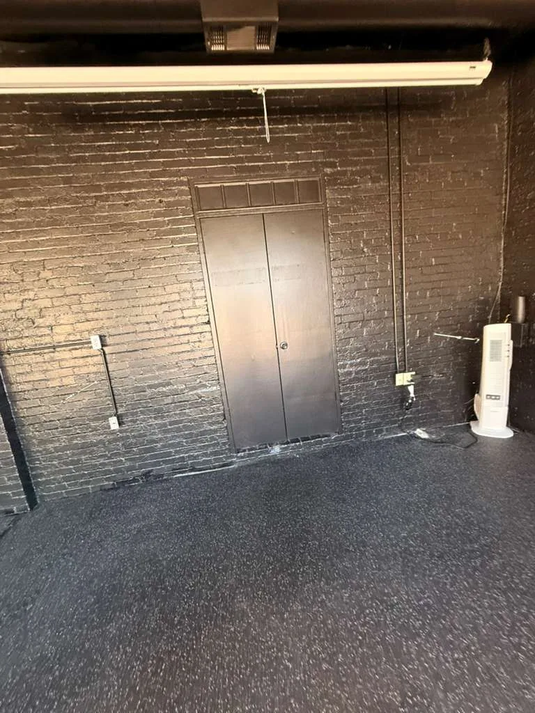 Versatile Immersive Venue for Creative Events, 121 sqm, workshop, pop-up rental in Garland, additional interior view
