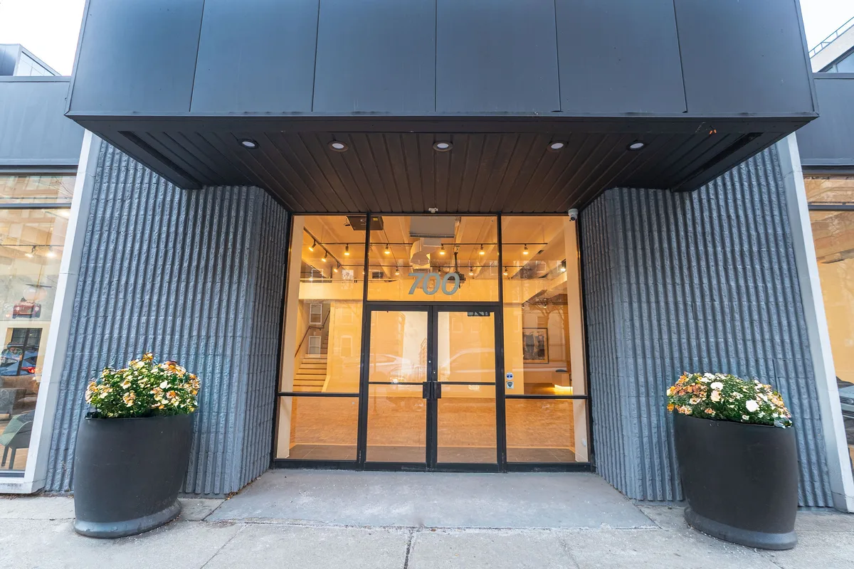 Versatile Industrial-Chic Event Space in River North, 223 sqm, product launch, pop-up rental in Chicago, second interior view