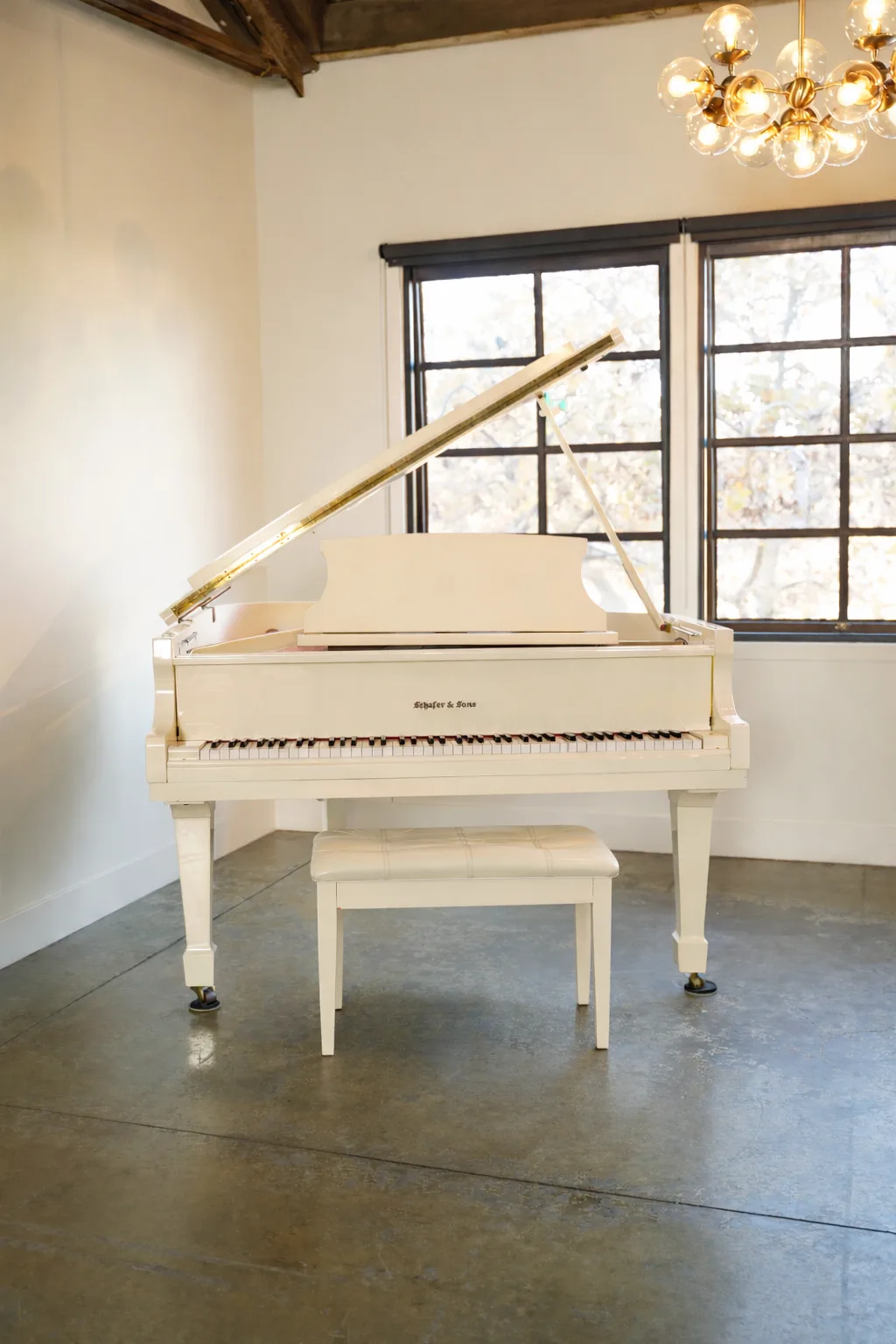 Versatile Industrial Loft for Creative Productions, 93 sqm, photo shoot, pop-up rental in Claremont, additional interior view