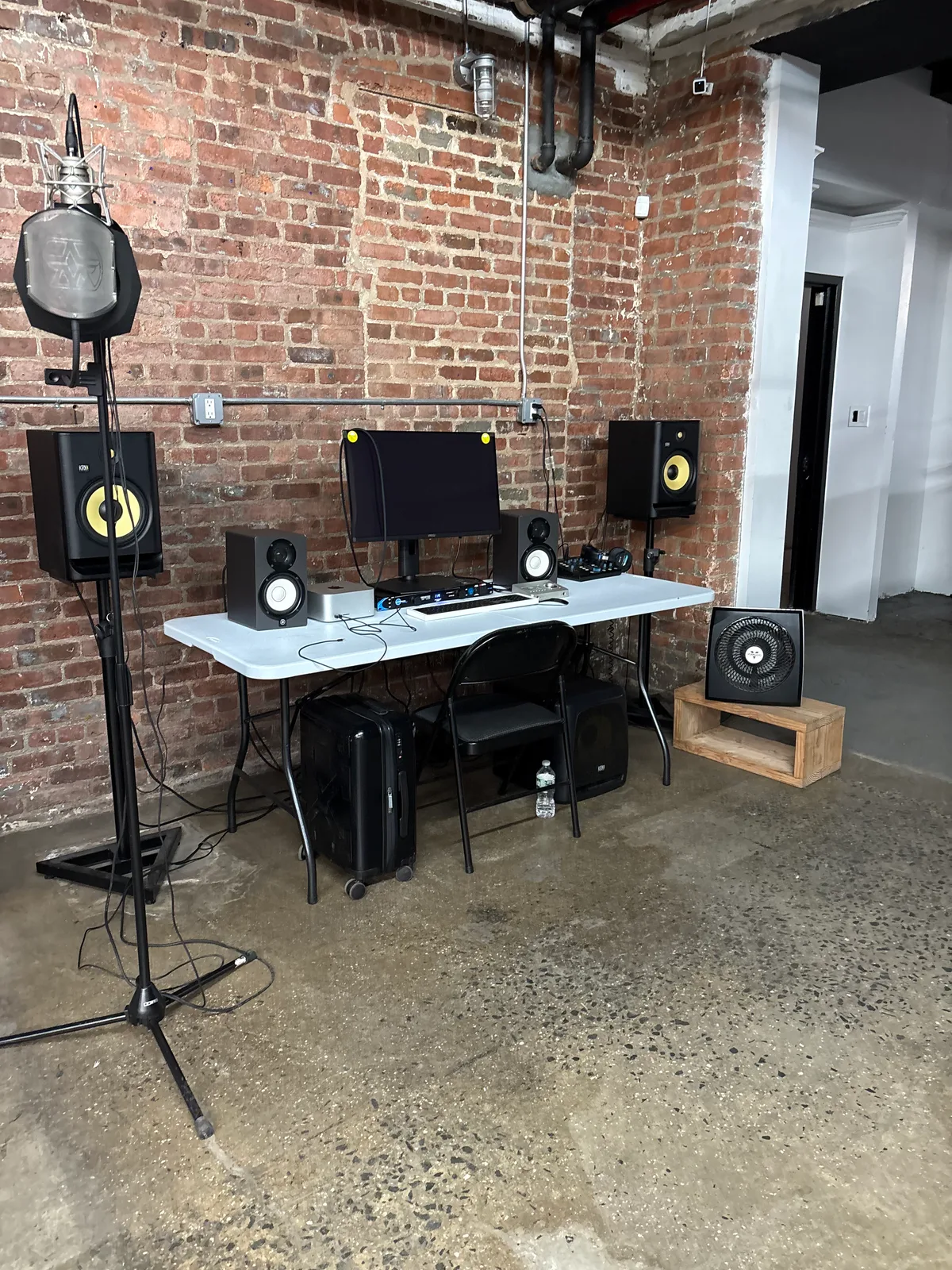 Versatile Industrial Multi-Purpose Commercial Space, 604 sqm, private event, pop-up rental in The Bronx, second interior view