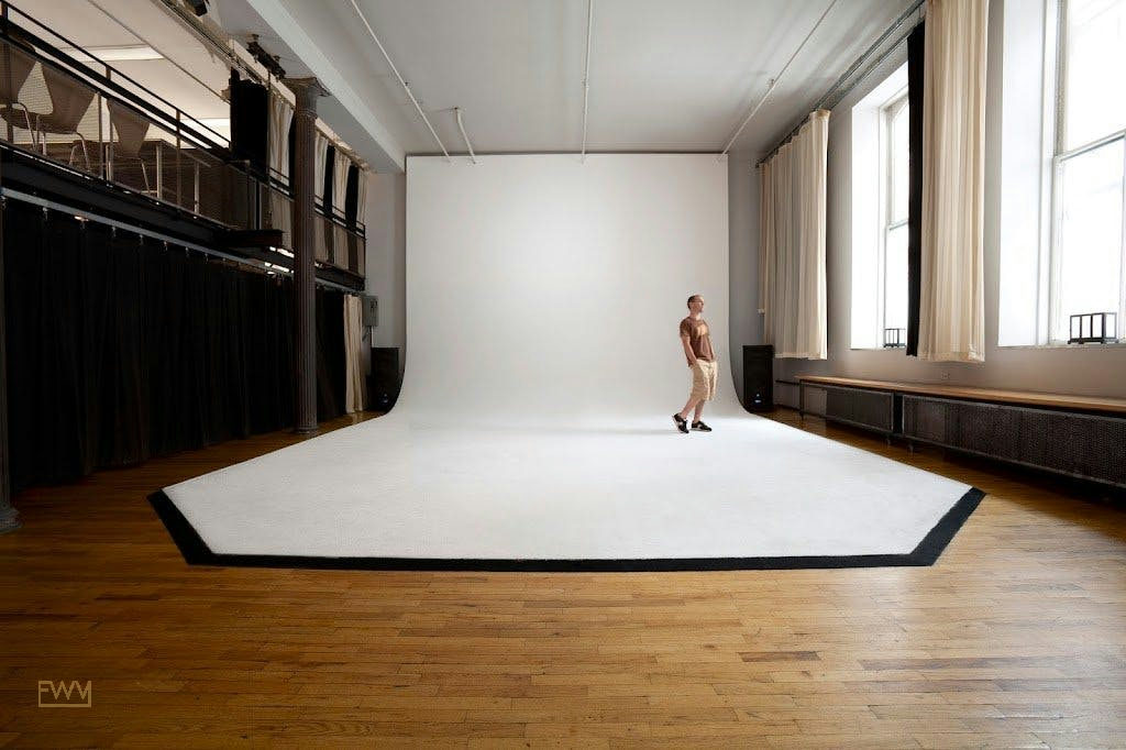 Versatile Industrial Photo and Filming Studio in New York, art exhibition, pop-up rental