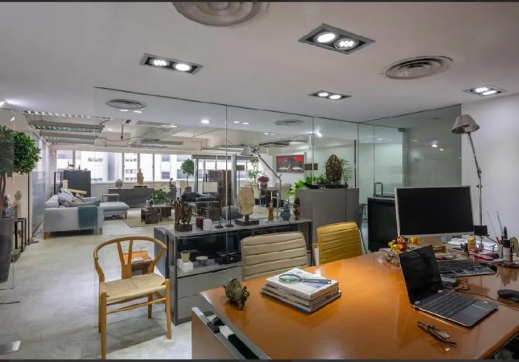 Versatile Loft-Style Photo Studio for Creative Professionals, 279 sqm, photo shoot, pop-up rental, second interior view
