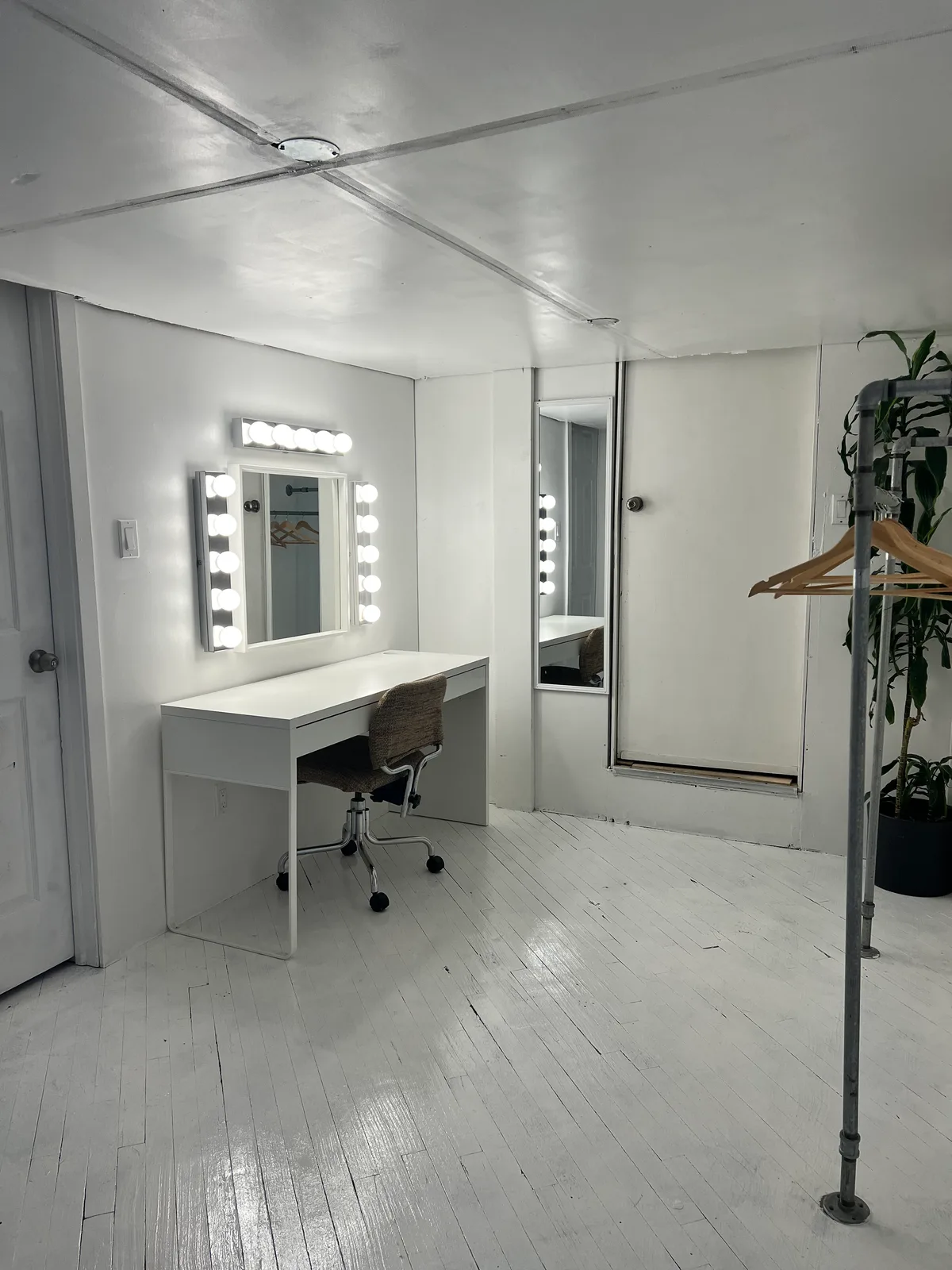 Versatile Loft-Style Studio for Rent in Plateau-Mont-Royal, 93 sqm, photo shoot, pop-up rental in Montréal, third interior v…