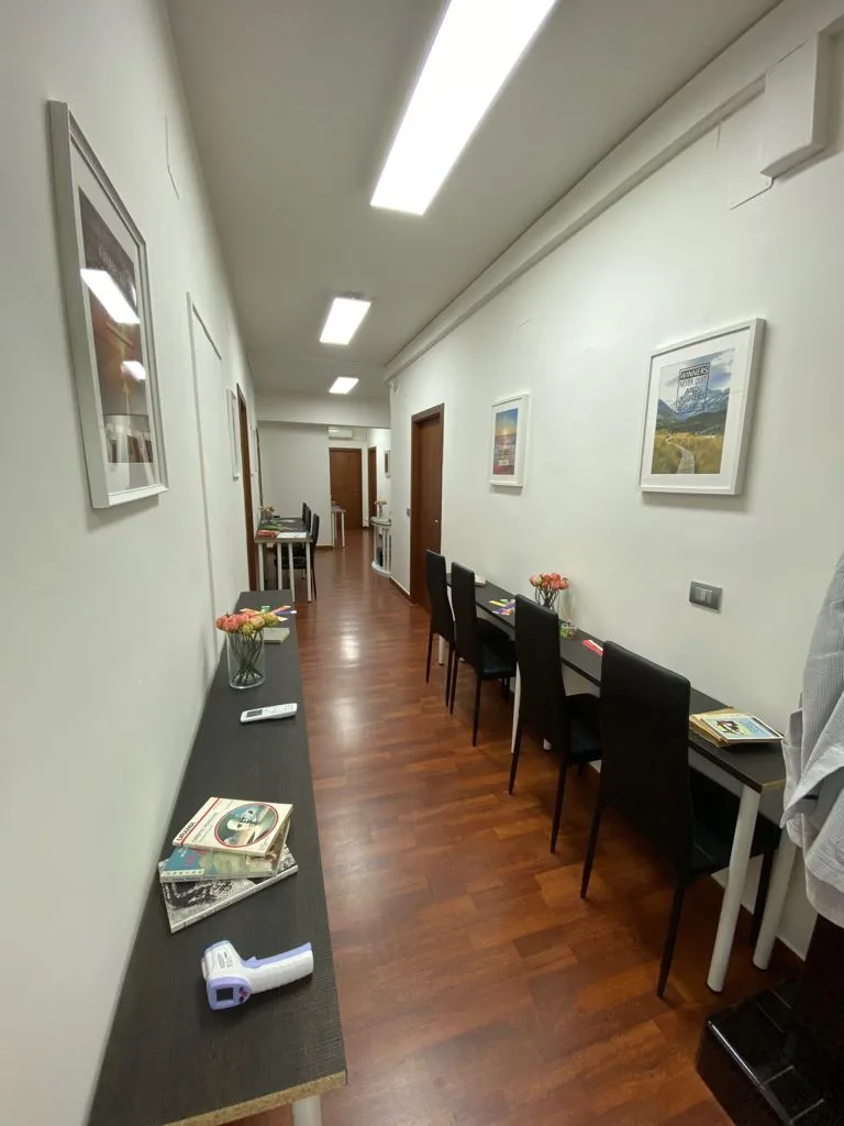 Versatile Meeting Room with Comprehensive Amenities, 150 sqm, showroom presentation, pop-up rental in Bari, second interior…