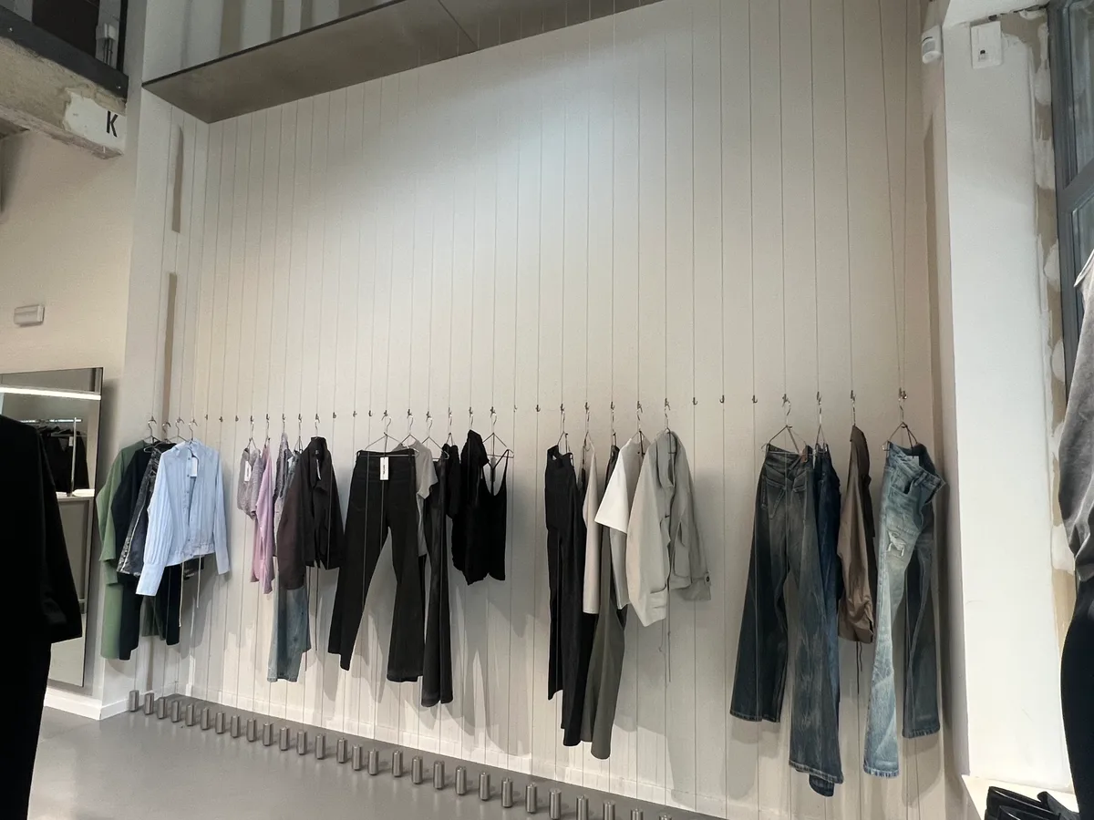 Versatile Modular Studio Space on Nationalestraat, 110 sqm, fashion showroom, pop-up rental in Antwerpen