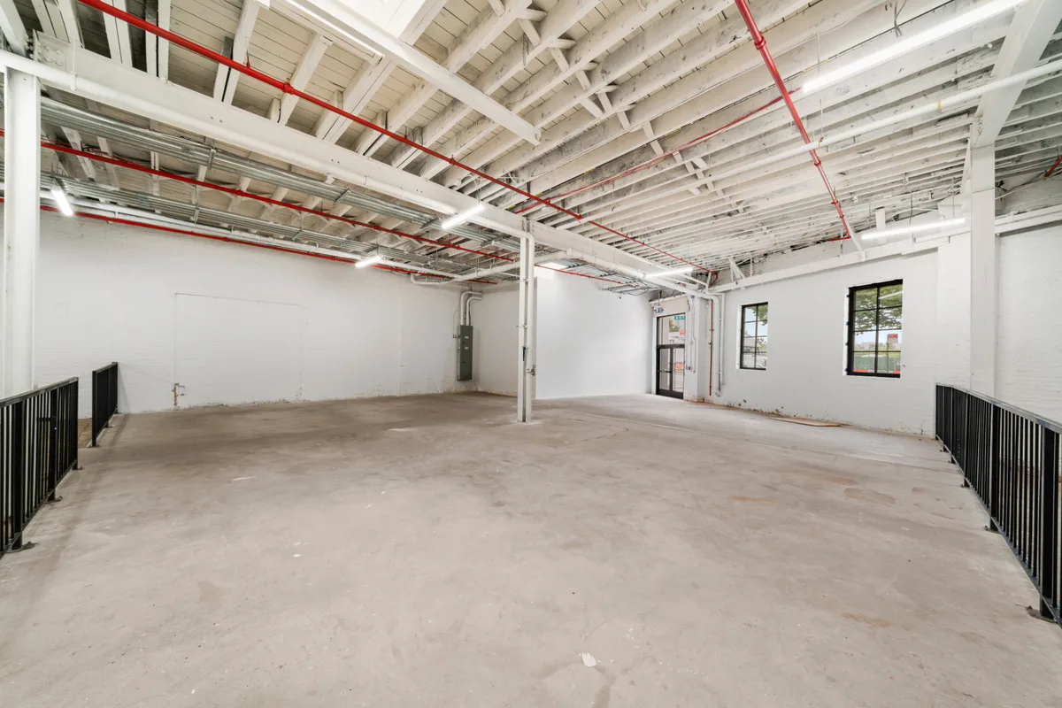 Versatile Multi-Level Creative and Event Venue, 1208 sqm, pop up store in Brooklyn, additional interior view