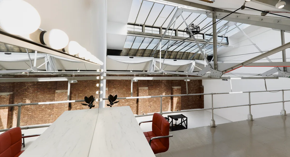 Versatile Multi-Level Creative Studio for Photography and Events, 288 sqm, photo shoot, pop-up rental in London, third inter…