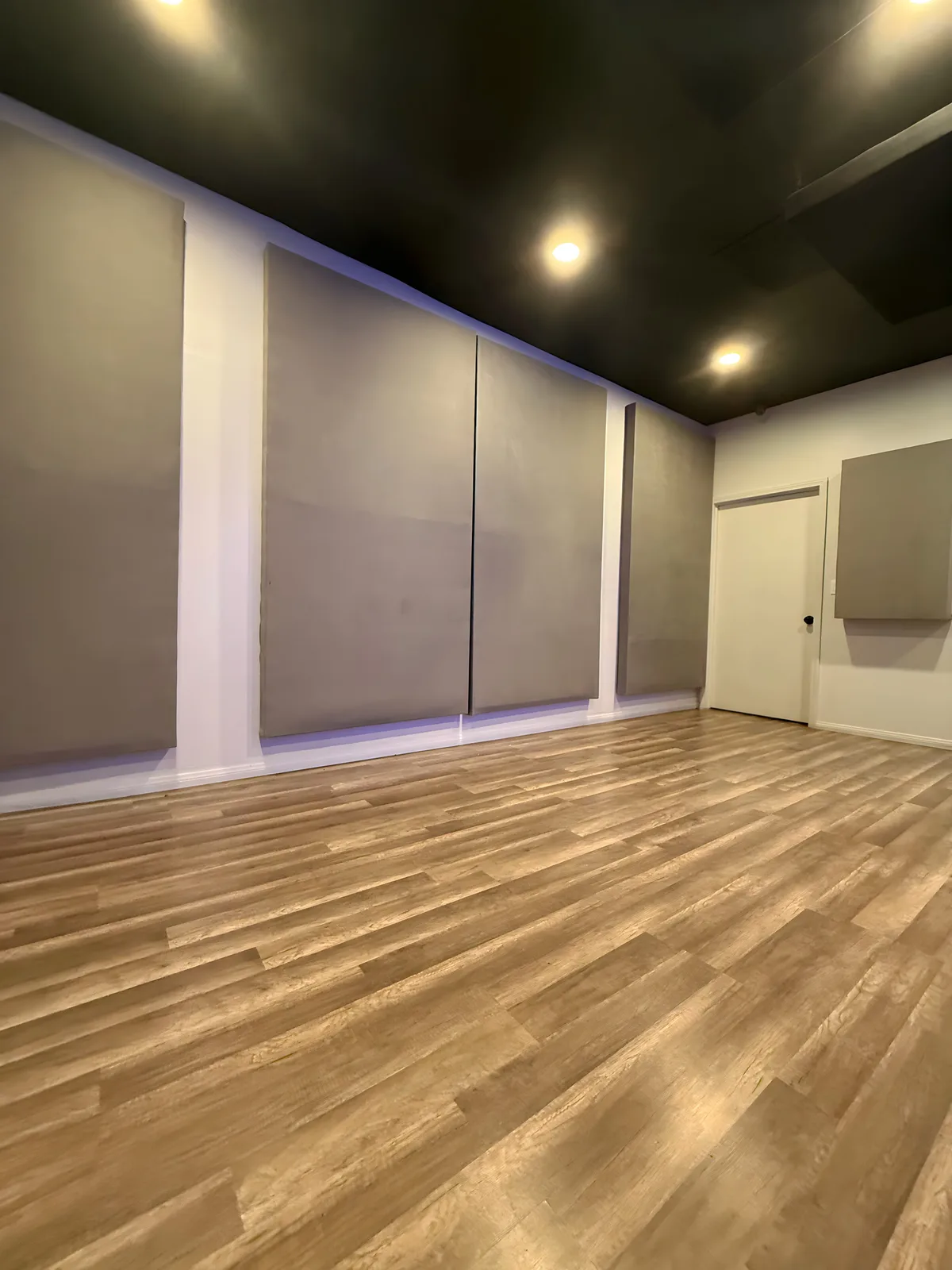 Versatile Multi-Purpose Creative Studio in Hollywood, 84 sqm, photo shoot, pop-up rental in Los Angeles, third interior view