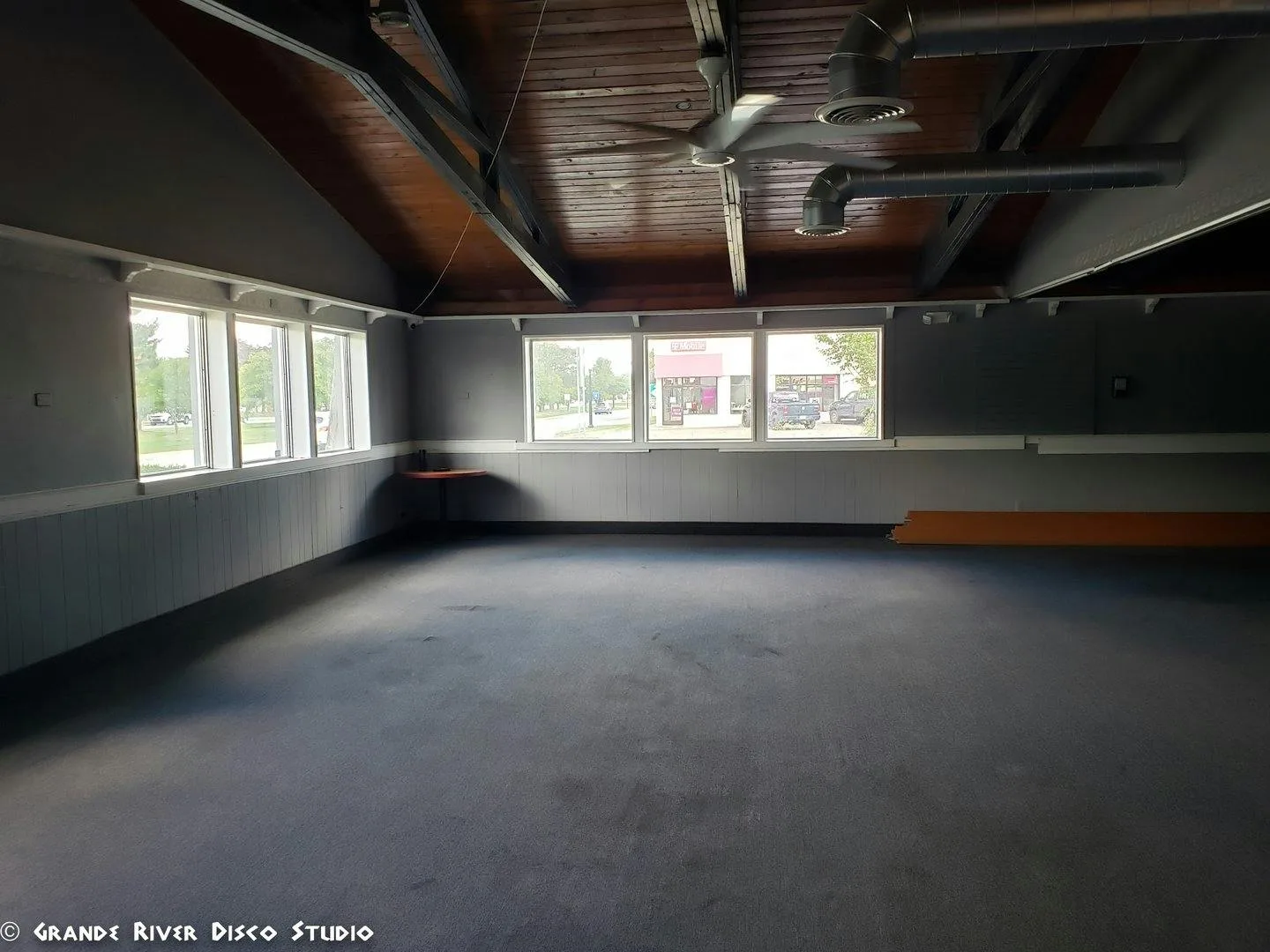 Versatile Multi-Unit Commercial Space in Farmington Hills — 3
