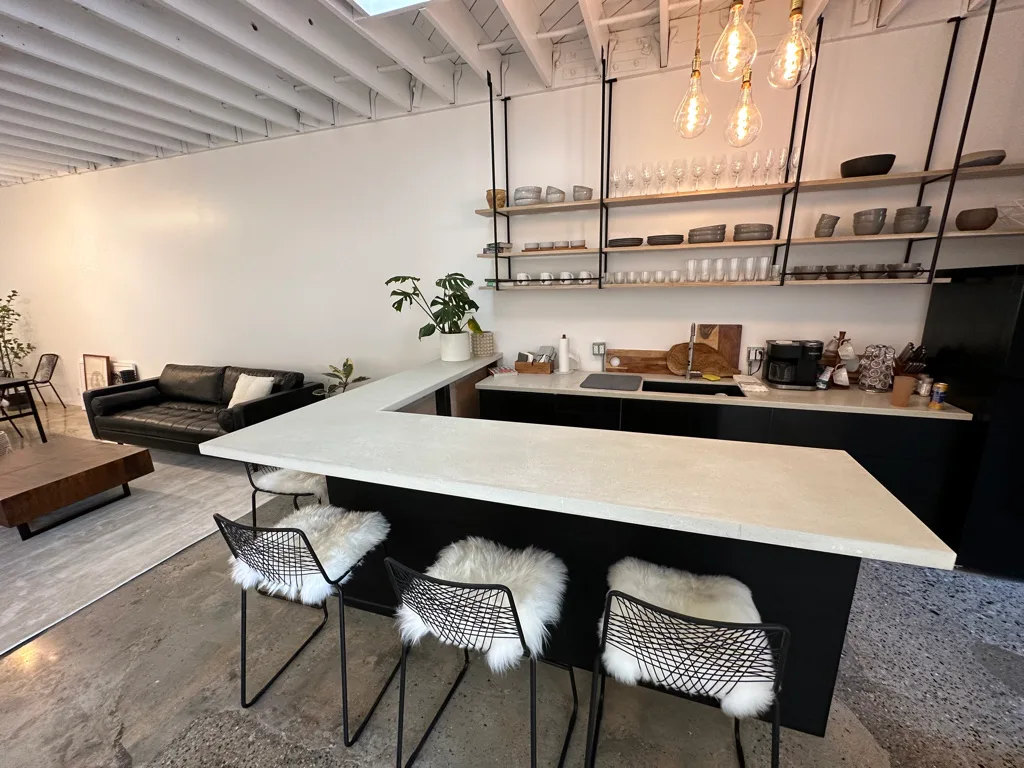 Versatile Multi-Use Event Space in Venice Beach, 135 sqm, art exhibition, pop-up rental in Los Angeles, second interior view