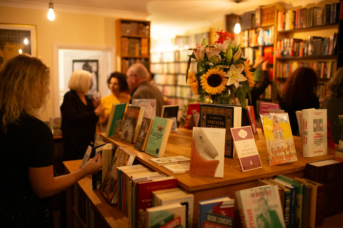 Versatile Multi-Use Space in Unique Book Shop, 23 sqm, pop up store in Greater London