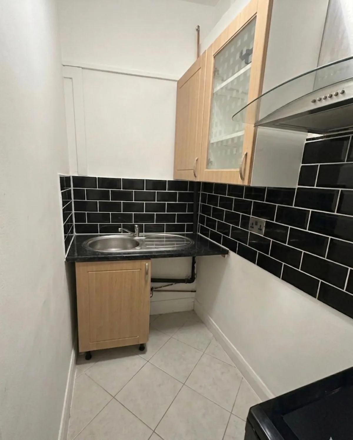 Versatile Office or Workshop Space for Rent, 33 sqm, pop-up rental in Greater London, additional interior view