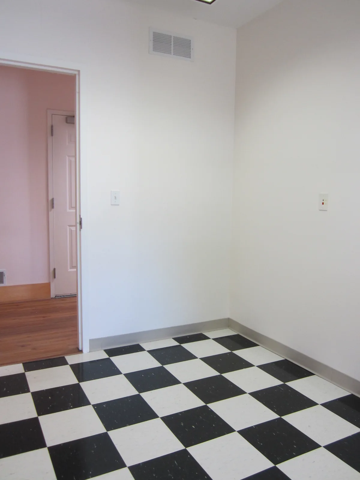 Versatile Office Space Ideal for Health and Professional Services, 19 sqm, private event, pop-up rental in Louisville, secon…