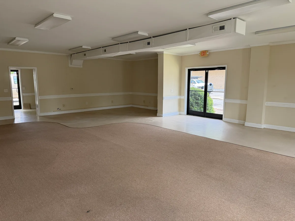Versatile Office Space with Open Floorplan, 121 sqm, corporate event, pop-up rental in Kinston, second interior view