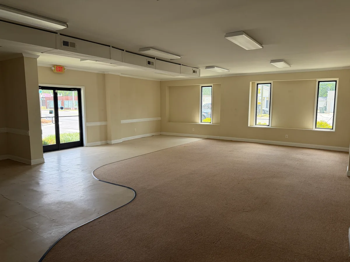 Versatile Office Space with Open Floorplan, 121 sqm, corporate event, pop-up rental in Kinston, additional interior view