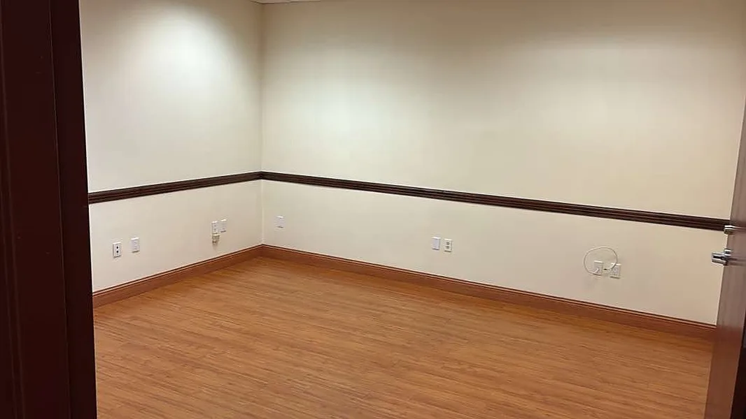 Versatile Office Space with Parking and Internal Privacy, 45 sqm, corporate event, pop-up rental in Weston, additional inter…