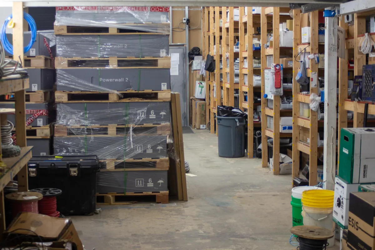 Versatile Office/Warehouse Space Near Downtown Indianapolis, 468 sqm, retail activation, pop-up rental, additional interior…