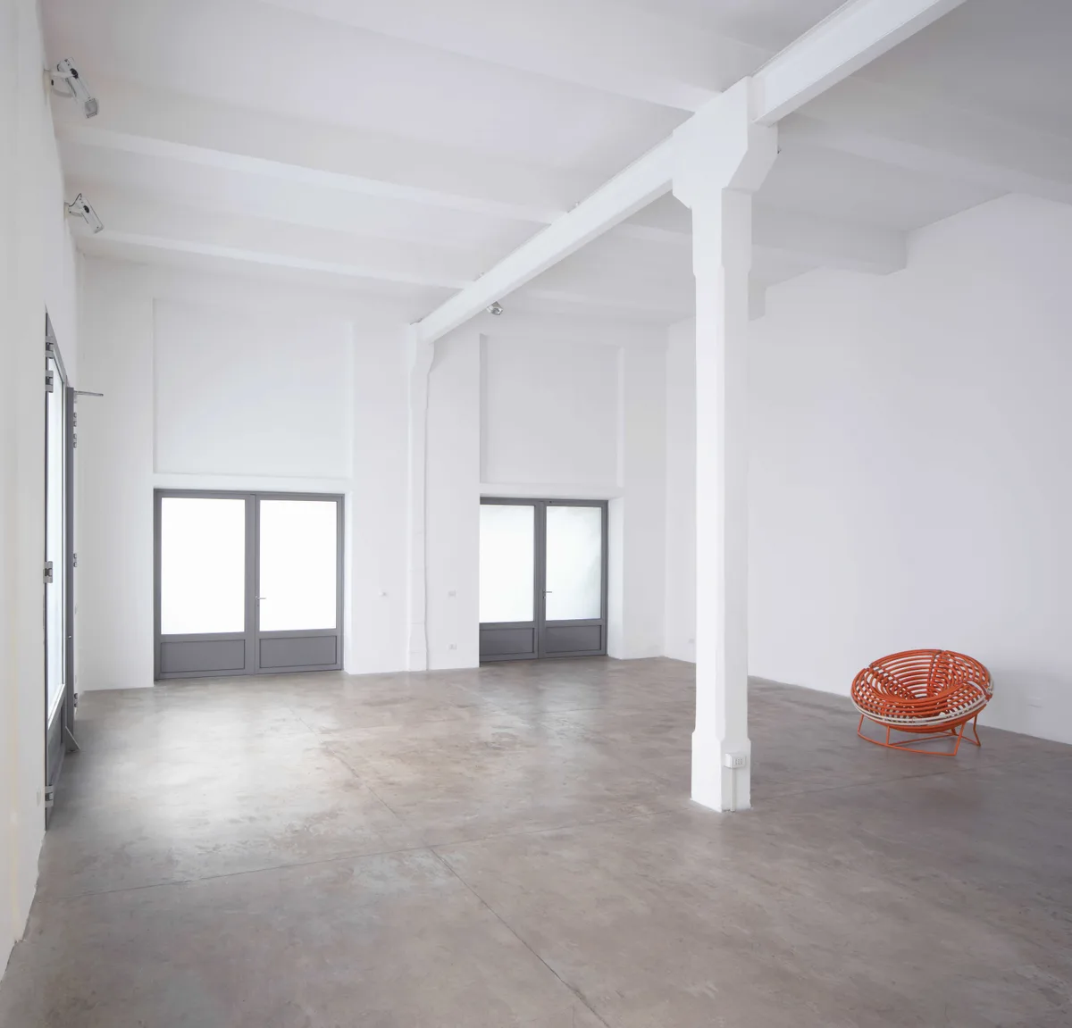 Versatile Open Space for Events and Gatherings, 160 sqm, showroom presentation, pop-up rental in Milano