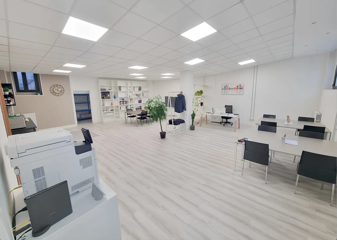 Versatile Open Space for Meetings and Events, 100 sqm, corporate event, pop-up rental in Sesto San Giovanni, third interior…