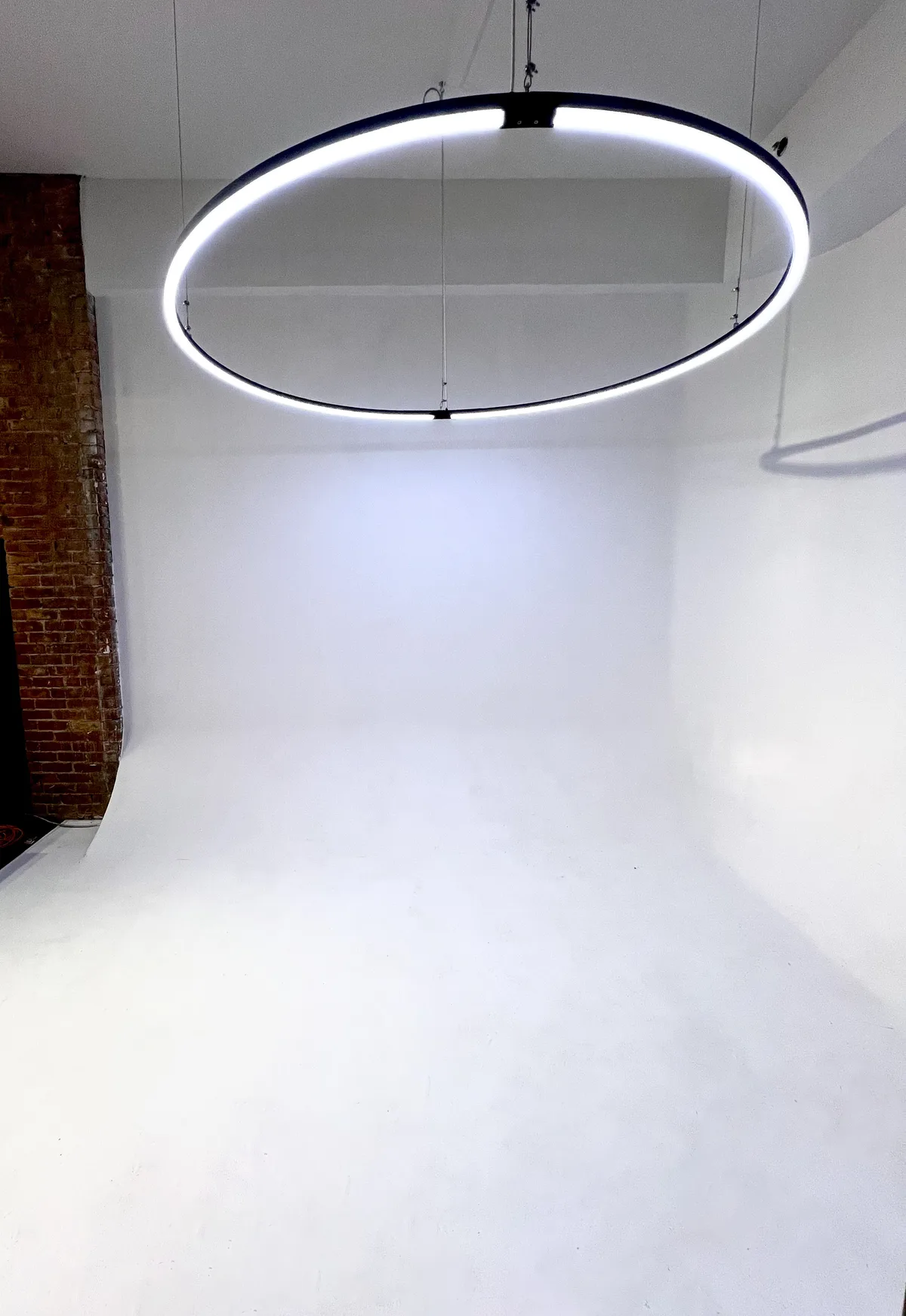 Versatile Photo and Video Studio for Creative Projects, 6 sqm, photo shoot, pop-up rental in Montréal, second interior view