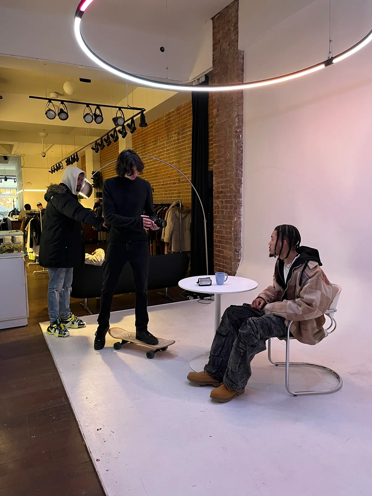 Versatile Photo and Video Studio for Creative Projects, 6 sqm, photo shoot, pop-up rental in Montréal, additional interior v…