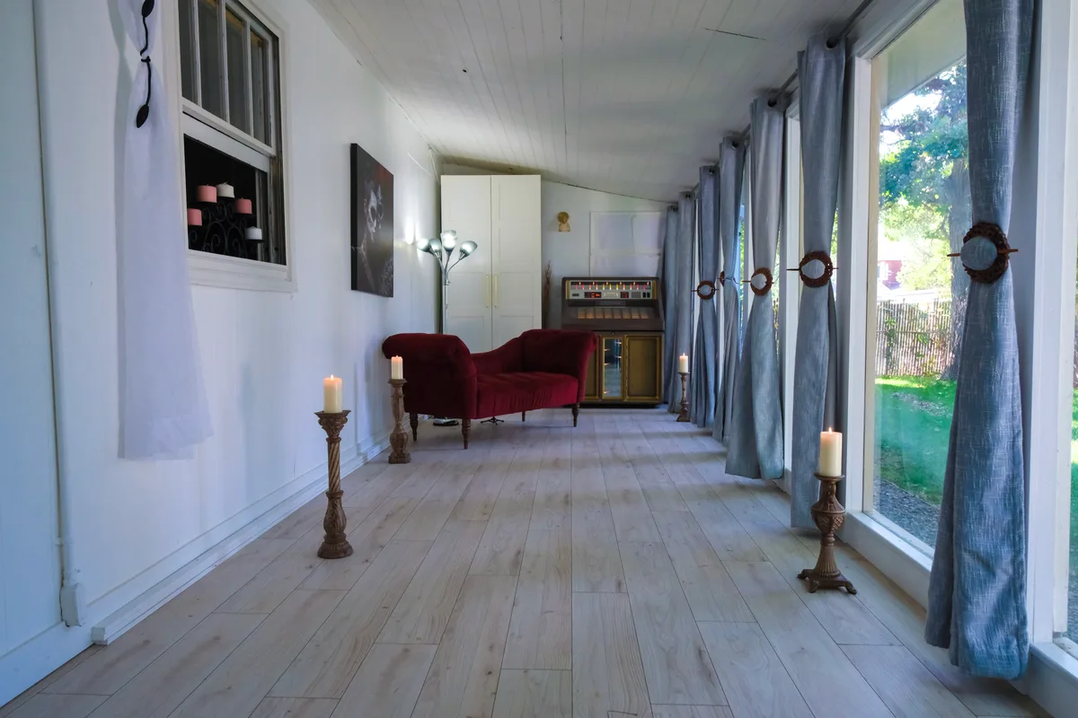 Versatile Photography and Content Production Studio, 93 sqm, photo shoot, pop-up rental in Littleton, second interior view