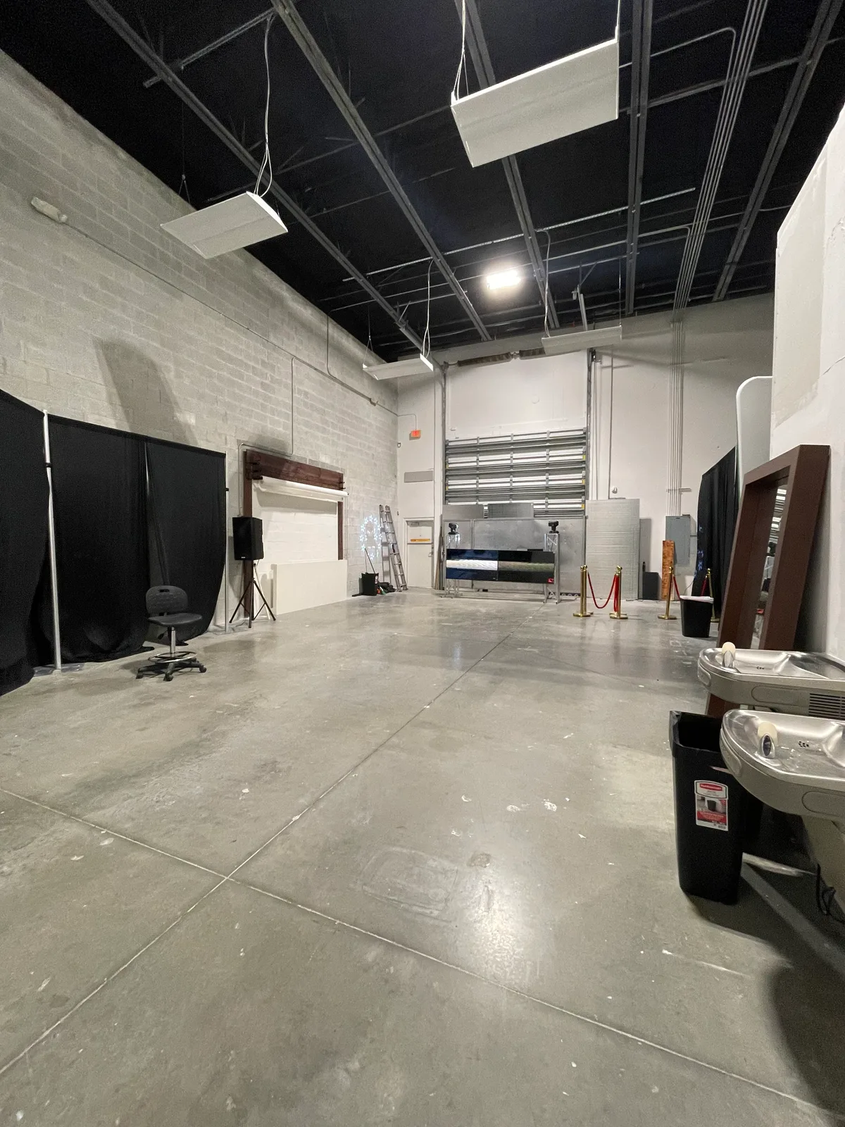 Versatile Podcast Studio for Creative Events, 160 sqm, workshop, pop-up rental in Doral
