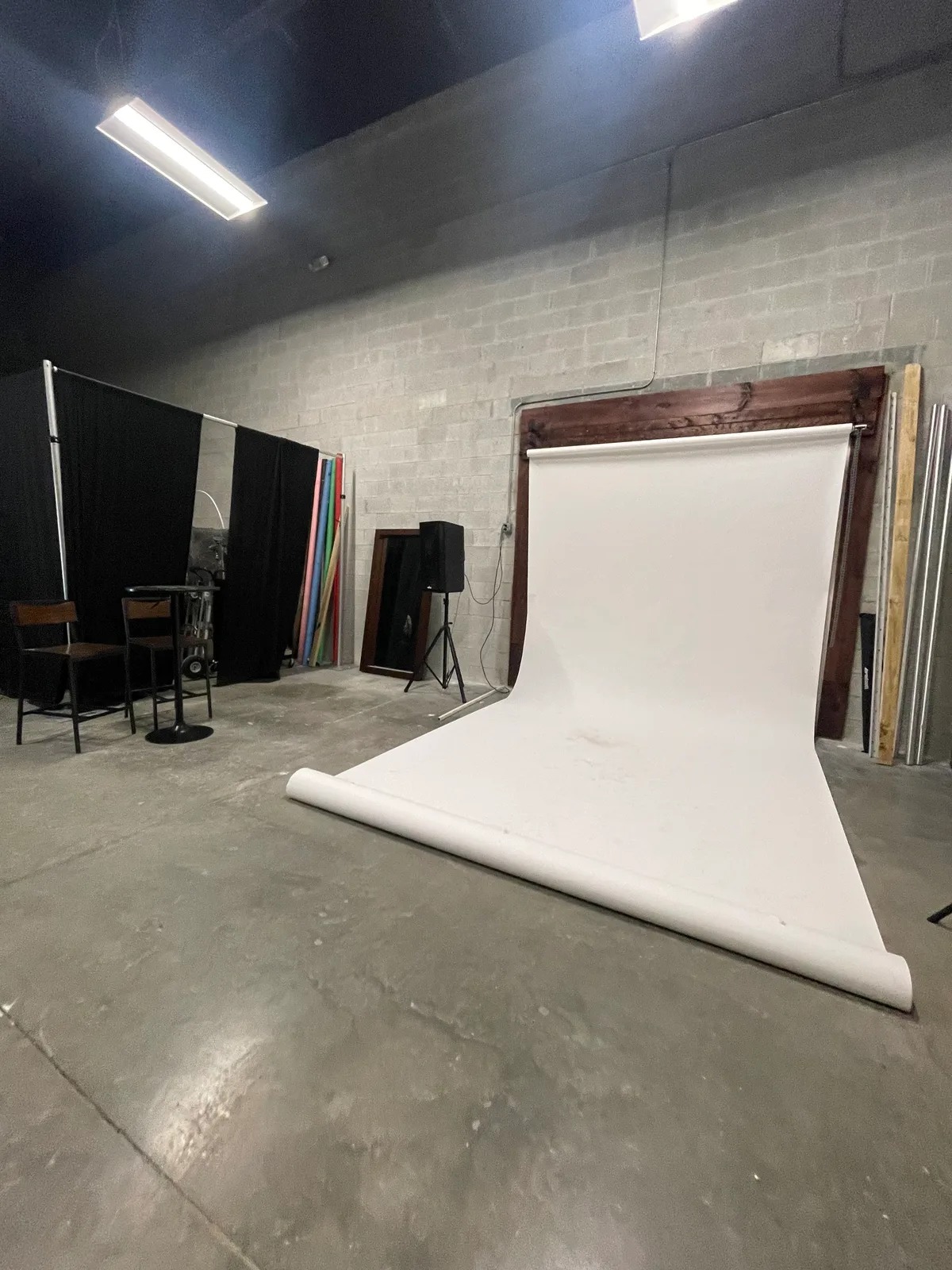 Versatile Podcast Studio for Creative Events, 160 sqm, workshop, pop-up rental in Doral, second interior view