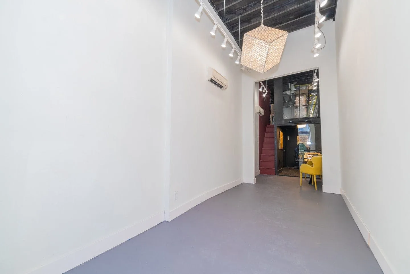 Versatile Pop-Up Art Gallery and Event Space in Gravesend — 3