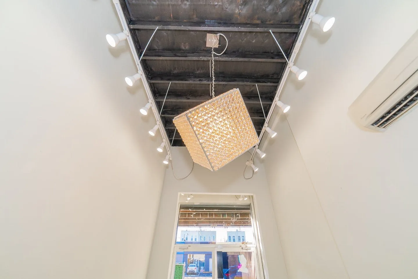 Versatile Pop-Up Art Gallery and Event Space in Gravesend — 4