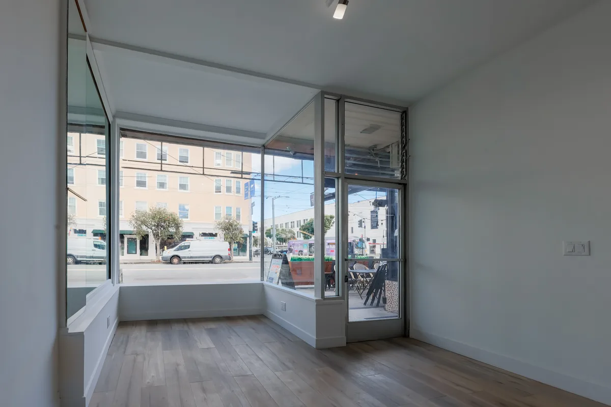 Versatile Pop-Up Lab in San Francisco's Marina District, 112 sqm, pop up store, third interior view