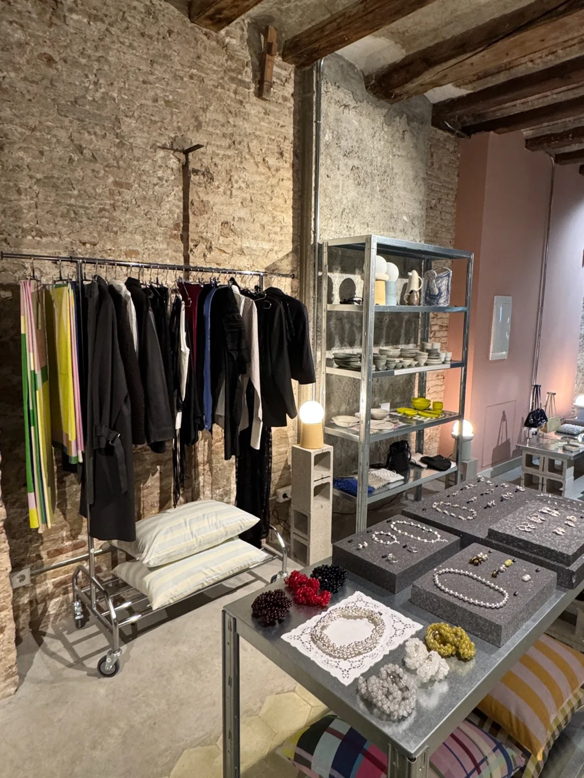 Versatile Pop-Up Space in El Born, Barcelona, 550 sqm, retail experience, interior view