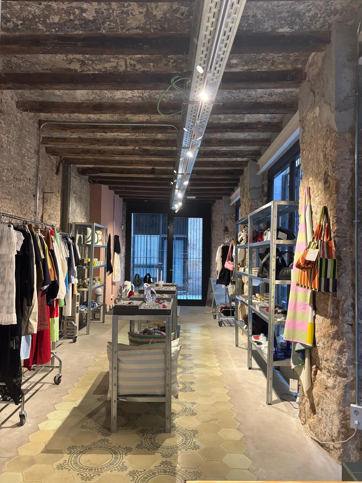 Versatile Pop-Up Space in El Born, Barcelona, 550 sqm, retail experience, third interior view