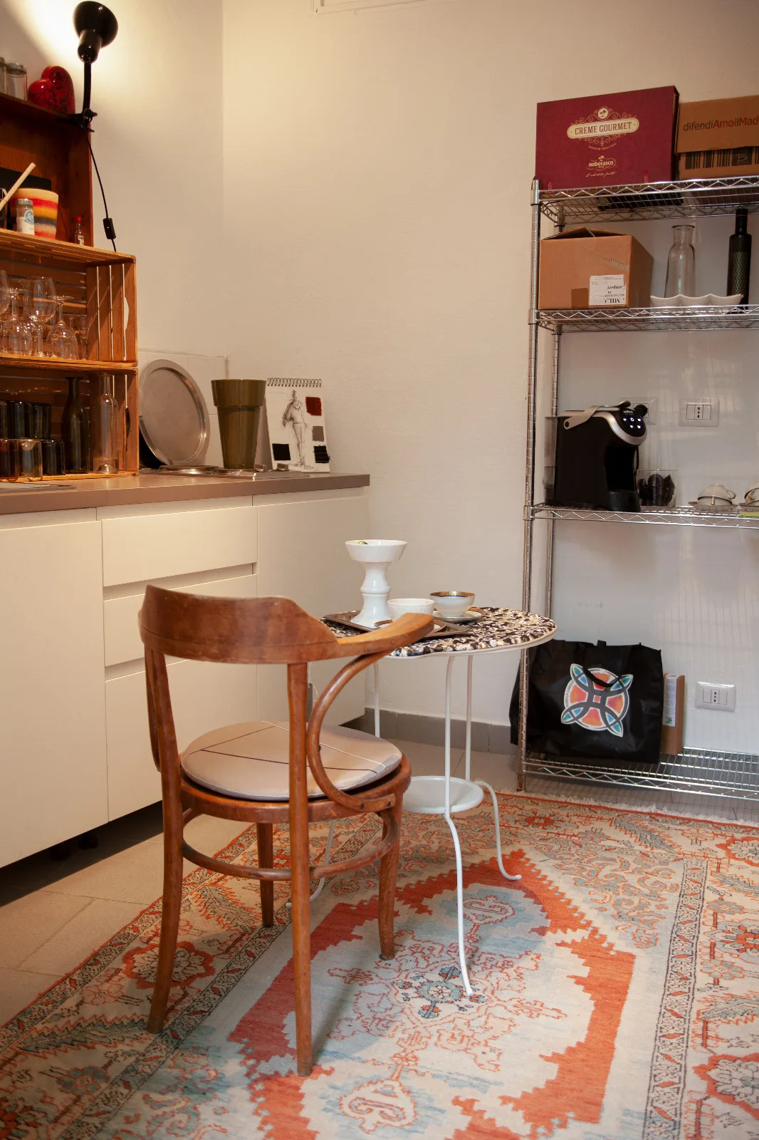 Versatile Pop-Up Space with Kitchen and Fitting Rooms, 50 sqm, pop up store in Milano, interior view