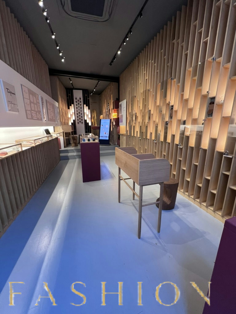 Versatile Pop-Up Store Near Bon Marché, 45 sqm, pop up store in Paris, interior view