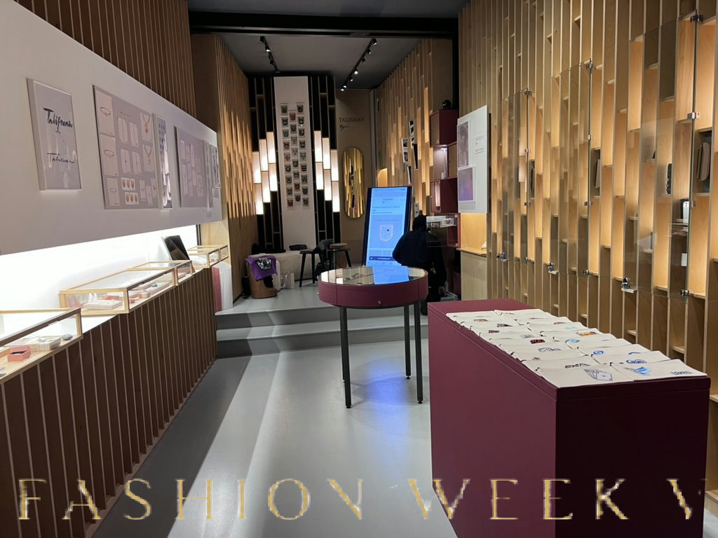 Versatile Pop-Up Store Near Bon Marché, 45 sqm, pop up store in Paris, additional interior view