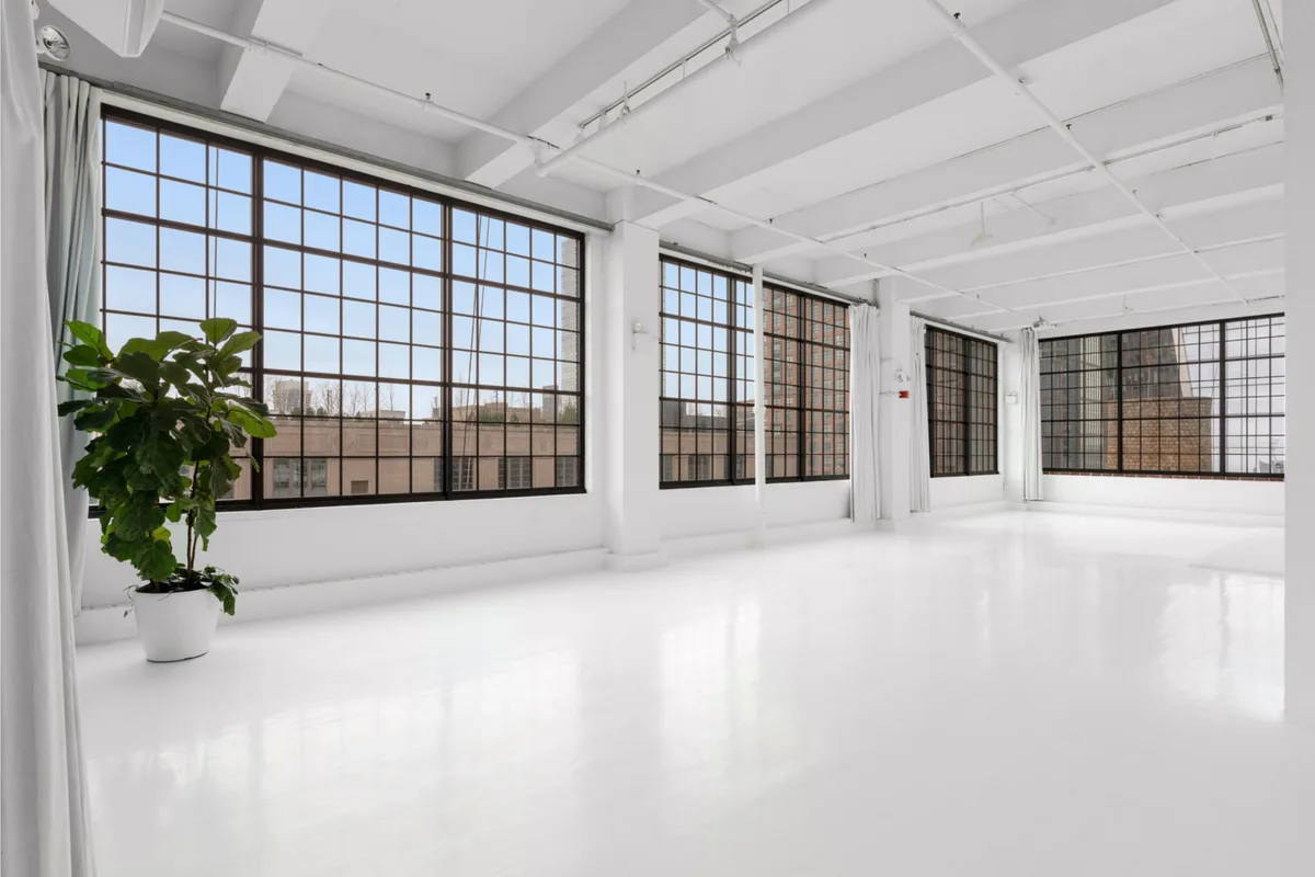Versatile Production Studio and Event Space in Manhattan, 1858 sqm, photo shoot, pop-up rental in New York