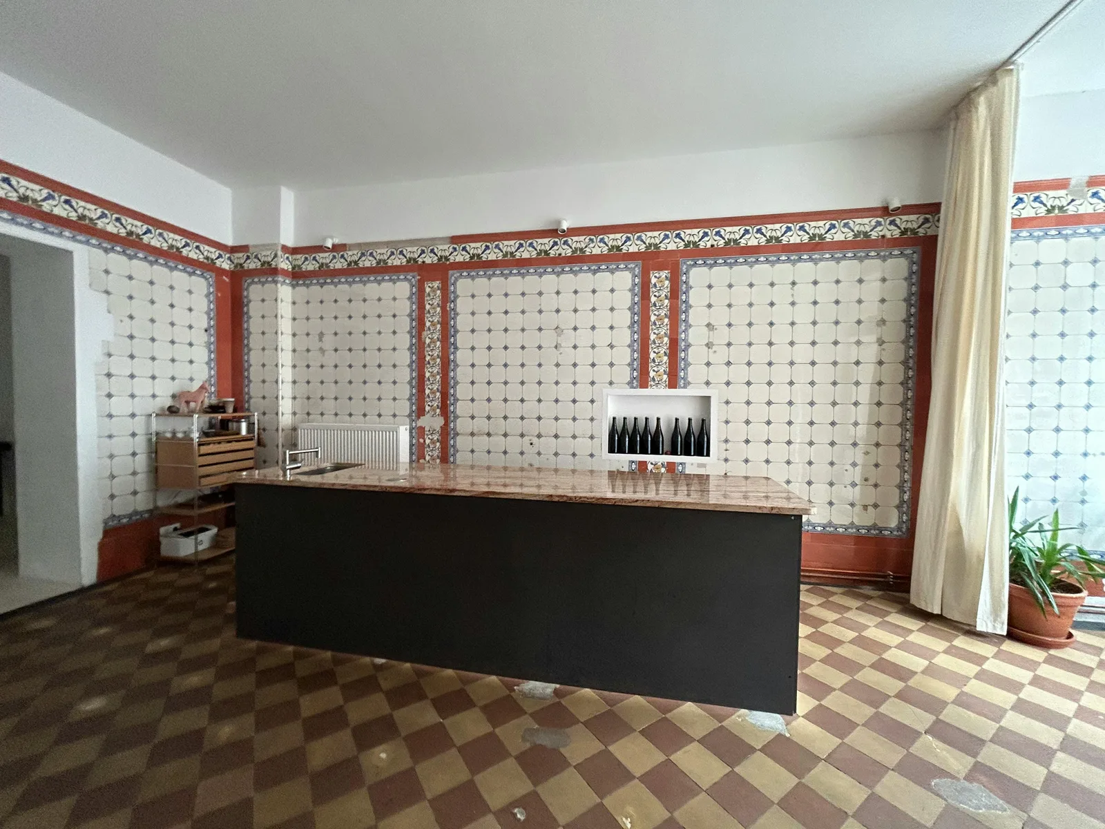 Versatile Restaurant and Showroom Space in Berlin Wedding — 2