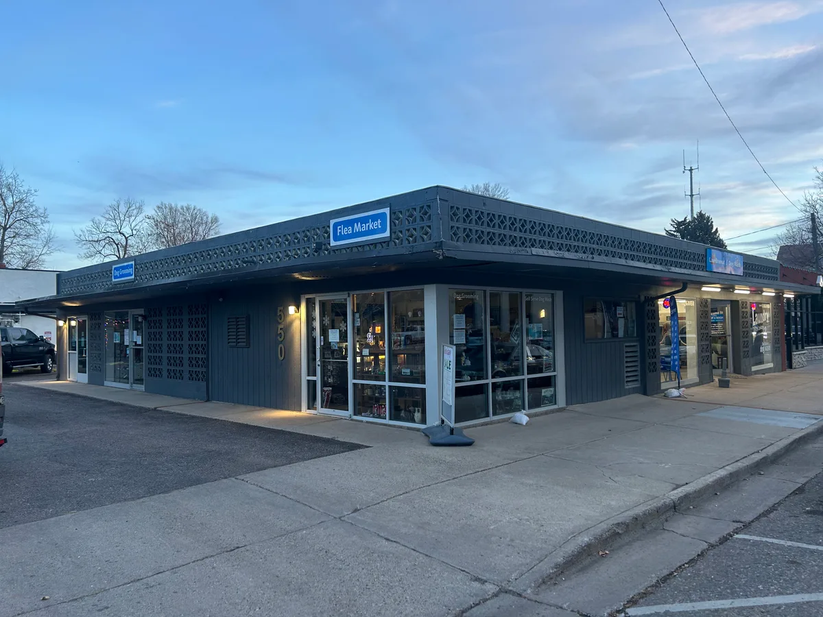 Versatile Retail/Office Space with Private Parking, 134 sqm, retail activation, pop-up rental in Loveland